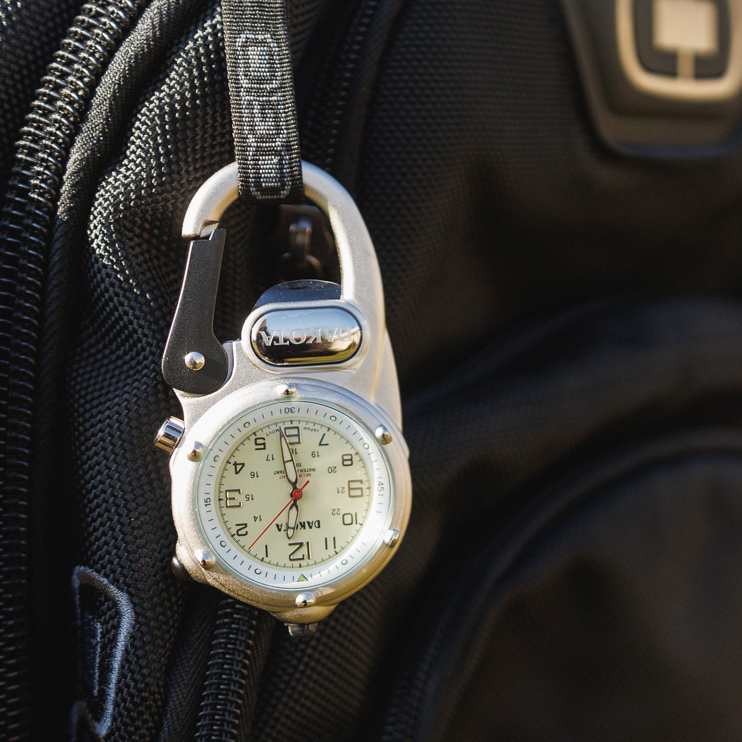 Miniclip Microlight - Silver Case with Cream Dial