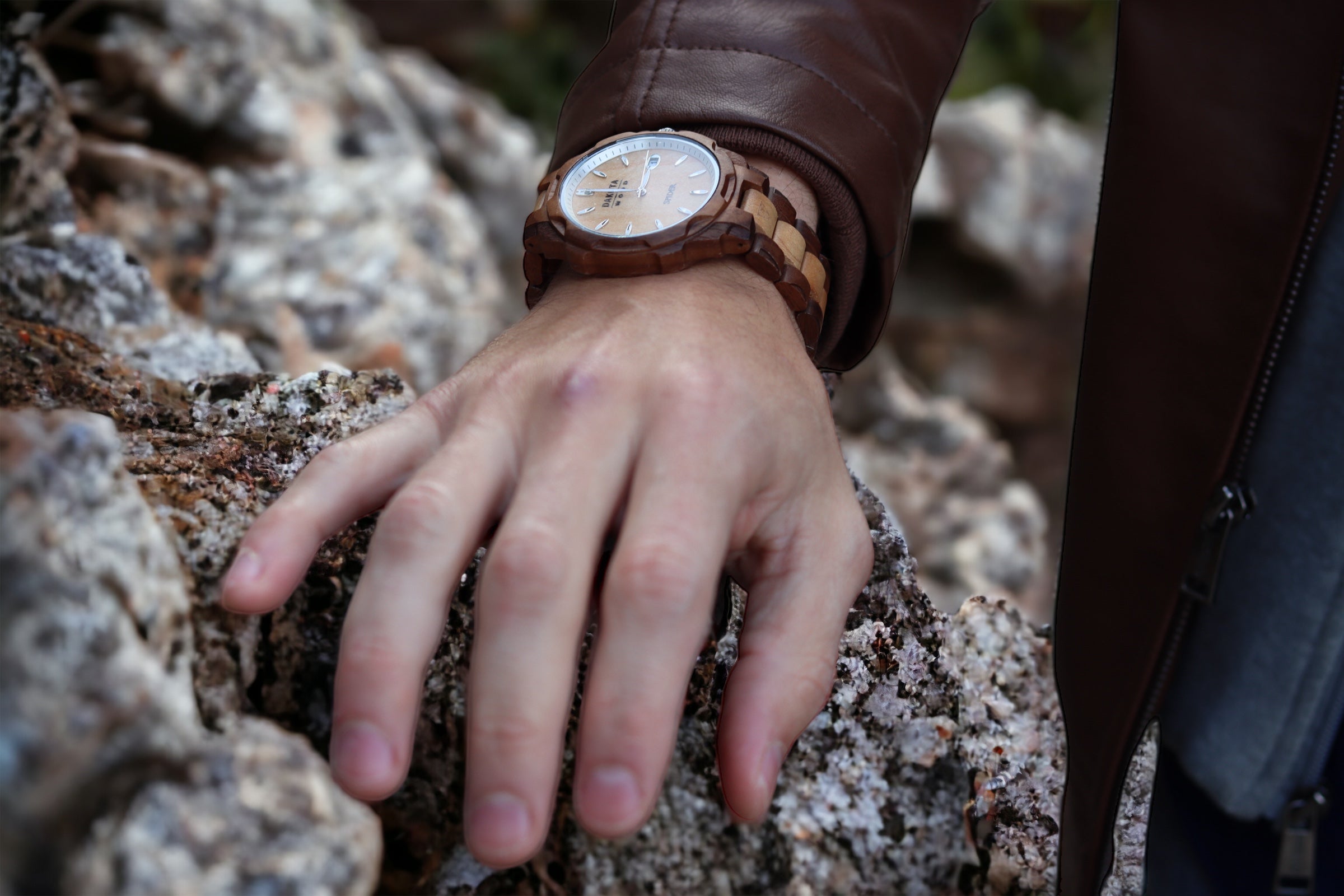 Wood Spider Midsize - Walnut Case.Maple Dial. Walnut/Maple Band